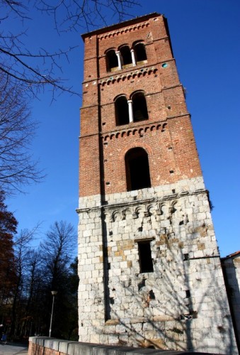 Pisa - "La Torre pendente di San Michele degli Scalzi"