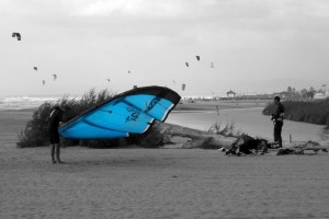 Kitesurfing a Fregene