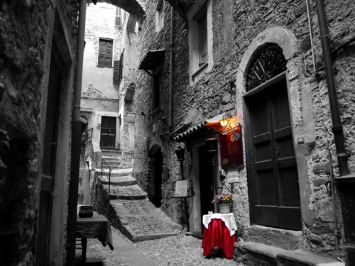 Dolceacqua - rosso chic... Dolceacqua - rosso chic...