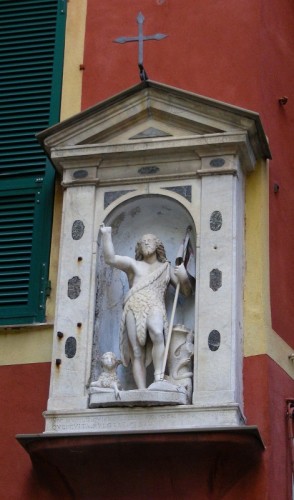 Genova - Edicola in via di Ravecca Genova - Edicola in via di Ravecca