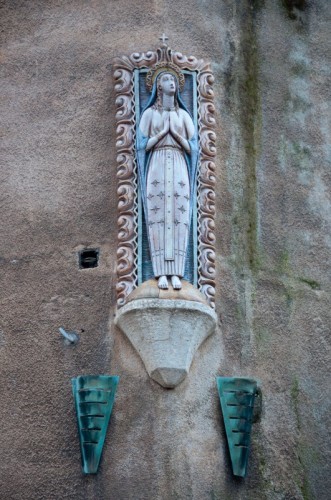 Sassari - Madonnina in Piazza Duomo Sassari - Madonnina in Piazza Duomo