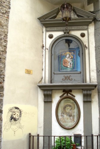 Firenze - Tabernacolo con murales 