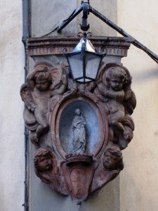 Madonna incorniciata fra angeli