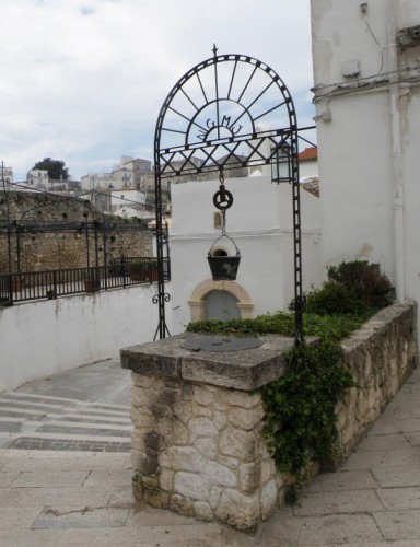 Monte Sant'Angelo - Jalantuumene Monte Sant'Angelo - Jalantuumene