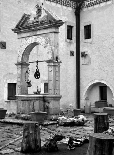 San Marco in Lamis - Sormontato da S. Michele e nel chiostro di S. Matteo San Marco in Lamis - Sormontato da S. Michele e nel chiostro di S. Matteo