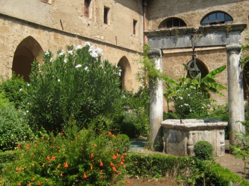 Subiaco - Nel chiostro gotico di Santa Scolastica