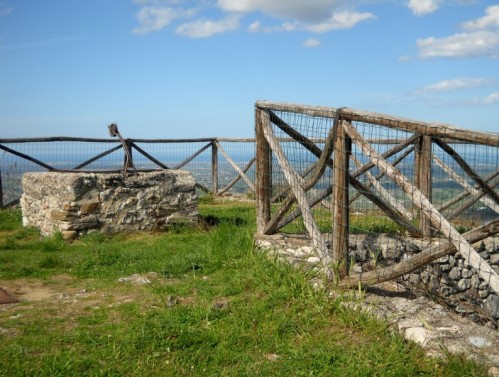 Torriana - Il pozzo dell'antico Borgo di Scorticata