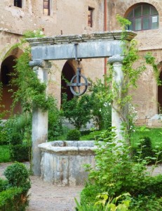 Nel secondo chiostro del Monastero di Santa Scolastica