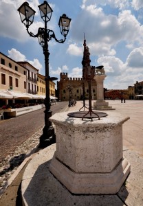 Un pozzo in compagnia di un lampione