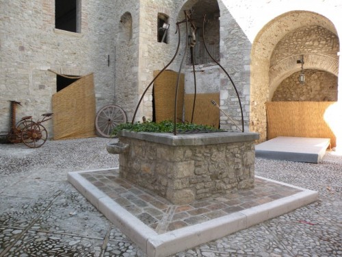 Casoli - il pozzo della castellana