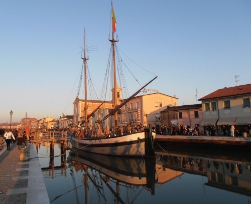 Cesenatico - Passeggiando lungo il canale Cesenatico - Passeggiando lungo il canale