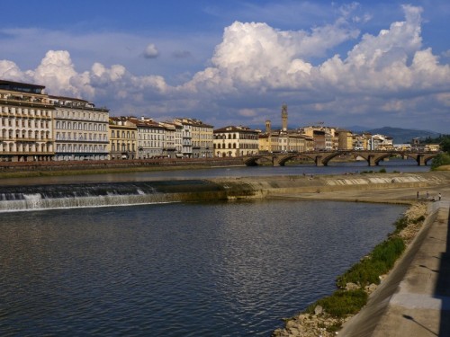 Firenze - Passeggiando (e Riposando) lungo l' acqua ...