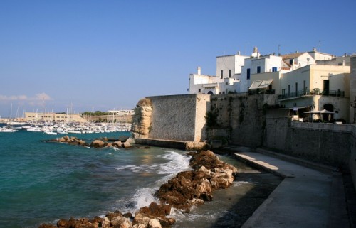 Otranto - Sotto le mura di Otranto