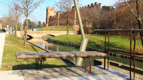 Castelfranco Veneto - Linee moderne su sfondo storico
