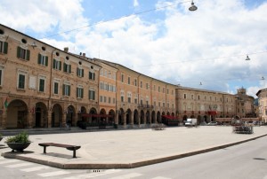Panca in piazza