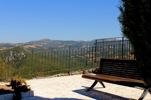 Semproniano - Nel piazzale della Rocca Aldobrandesca