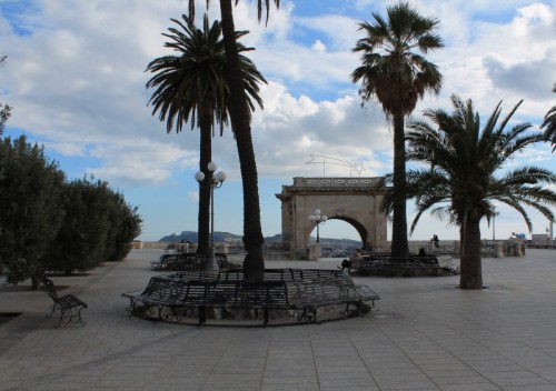 Cagliari - Due chiacchiere "in giro". Cagliari - Due chiacchiere "in giro".