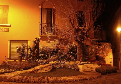 Bassano del Grappa - Bacio sotto le stelle Bassano del Grappa - Bacio sotto le stelle