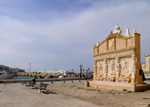 Di spalle alla fontana Greca!