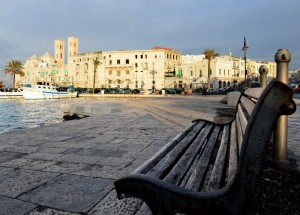 Vuota nel porticciolo di Molfetta