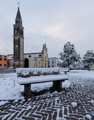 Veggiano - Una panchina gelida Veggiano - Una panchina gelida