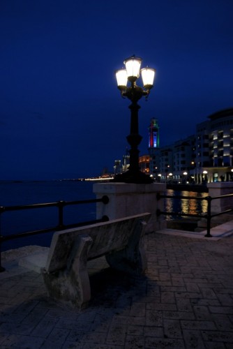 Bari - Panchina in blu