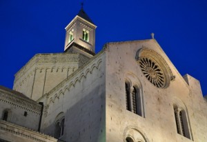 Ora blu sulla cupola ed il transetto del duomo