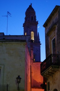 Il campanile e la luna