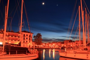 Porto, barche, luna e…