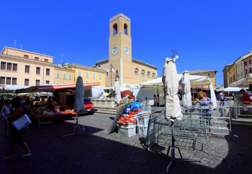 Fano - ..... è ora di sbaraccare Fano - ..... è ora di sbaraccare