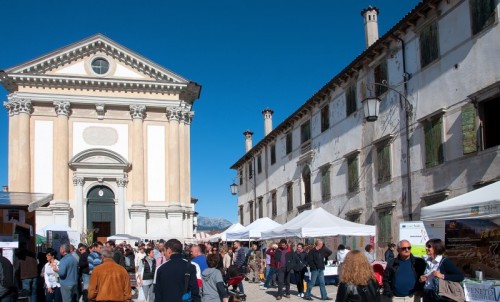 Mel - Mercato in piazza Mel - Mercato in piazza