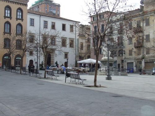 Sassari - Bancarelle in Piazza Tola