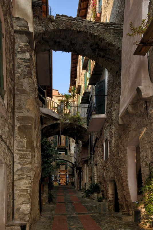 ''Luci ed Ombre'' - Dolceacqua