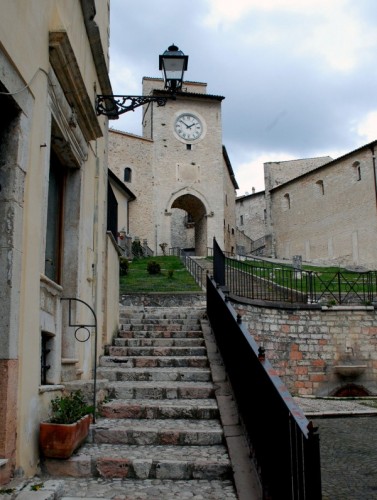 Monteleone di Spoleto - La torre dell'orologio