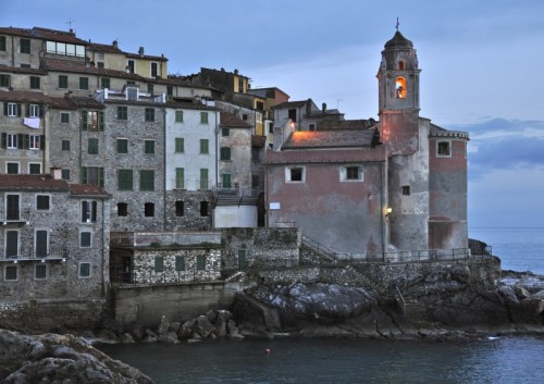 Lerici - La chiesa di San Giorgio al tramonto Lerici - La chiesa di San Giorgio al tramonto