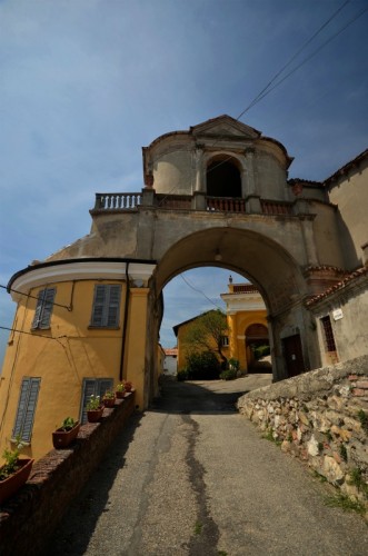 Villadeati - Per proseguire passare sotto Villadeati - Per proseguire passare sotto