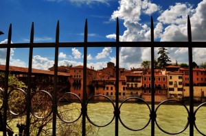 la mano ed un bacìn