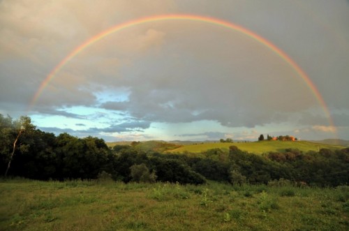 Asciano - L'arcobaleno, porta del Paradiso...