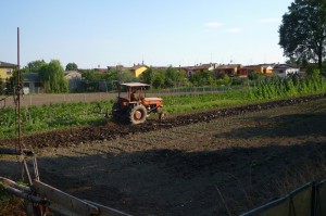 Il trattore nell’orto