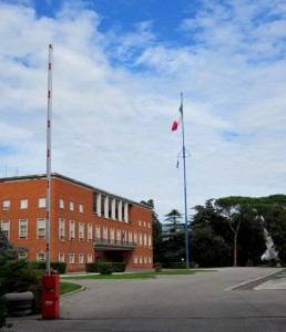 Mimetizzata nel parco delle Cascine.