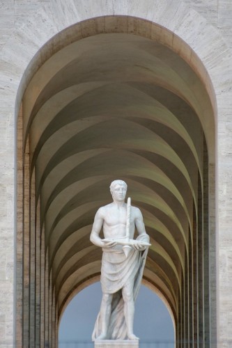 Roma - Prima statua a sinistra