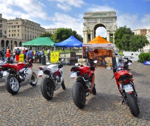 Moto in piazza