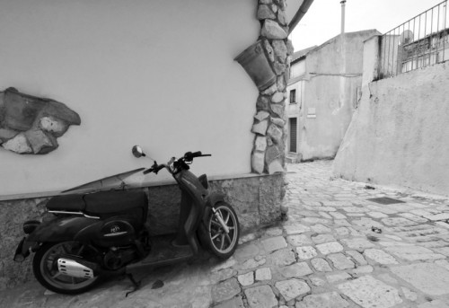 San Giovanni Rotondo - Moto storica in centro storico San Giovanni Rotondo - Moto storica in centro storico