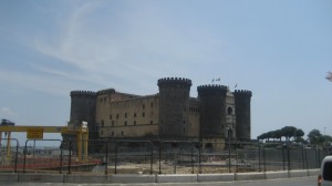 Purtroppo il “grande Maschio” è ancora dal chirurgo plastico… hanno scavato molto in profondità!!!