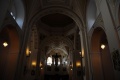 Alberobello - interno Basilica.jpg