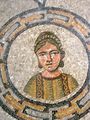 Aquileia - Basilica patriarcale - dettaglio pavim. musivo- busto di donna.jpg