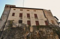 Asolo - Le mura di sostegno del Castello.jpg