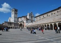 Assisi - Piazza Inferiore.jpg