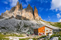 Auronzo di Cadore - Rifugio Lavaredo con le Tre Cime.jpg