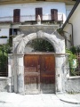 Bardonecchia - Antico portale in pietra.jpg